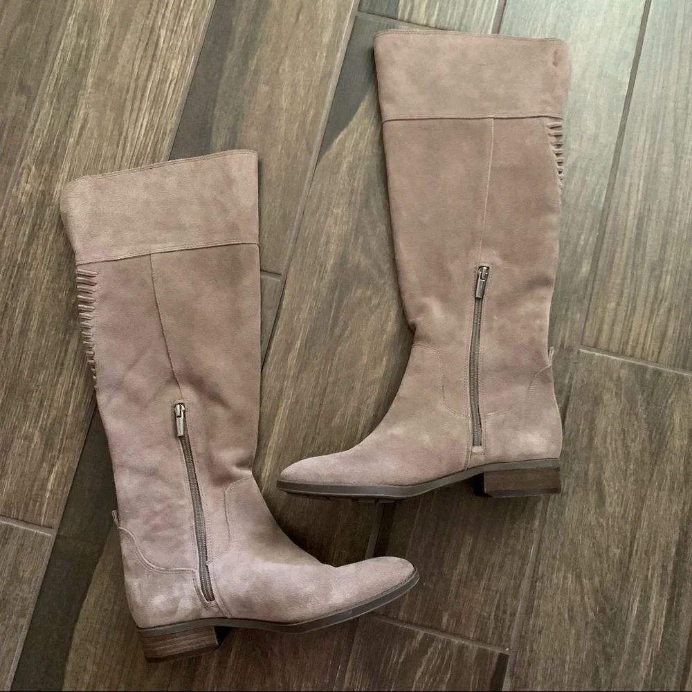 Vince Camuto Patamina Riding Boots in Foxy Suede Beige Sz 7.5